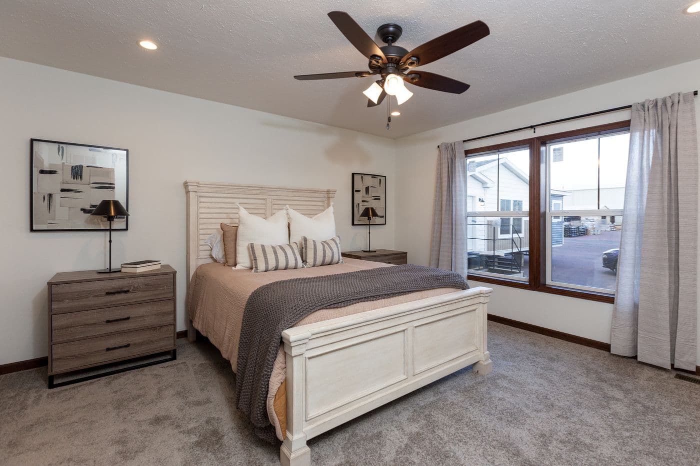 The LEGEND 86 Primary Bedroom. This Manufactured Mobile Home features 3 bedrooms and 2 baths.