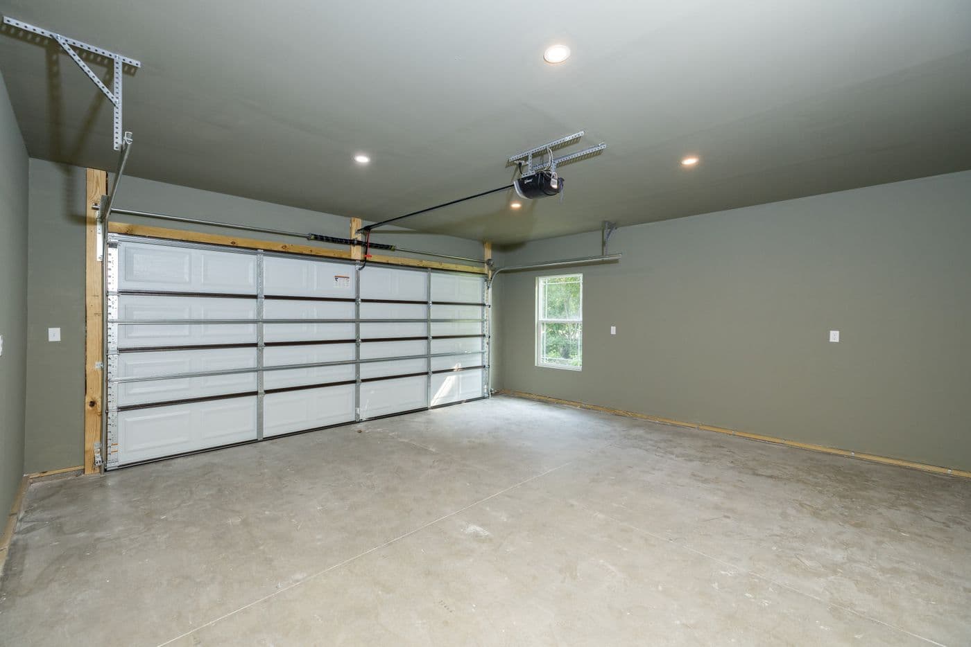 The HAWTHORNE Optional Features. This Manufactured Mobile Home features 3 bedrooms and 2 baths.