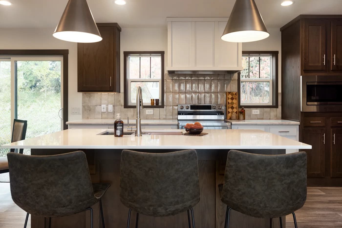 The LEGEND 78 Kitchen. This Manufactured Mobile Home features 3 bedrooms and 2 baths.