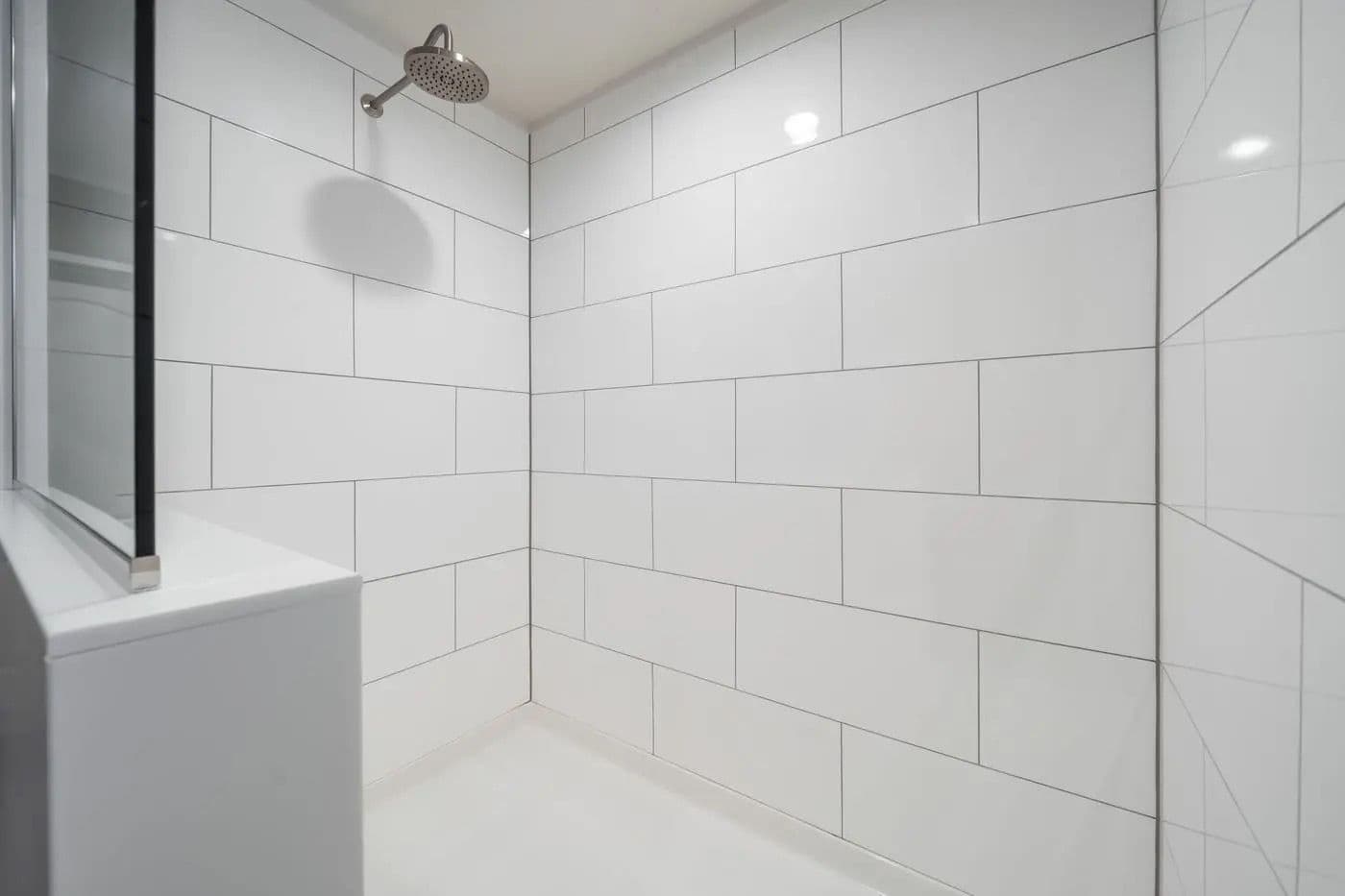 LARGE TILE SHOWER WITH RAINFALL SHOWER HEAD