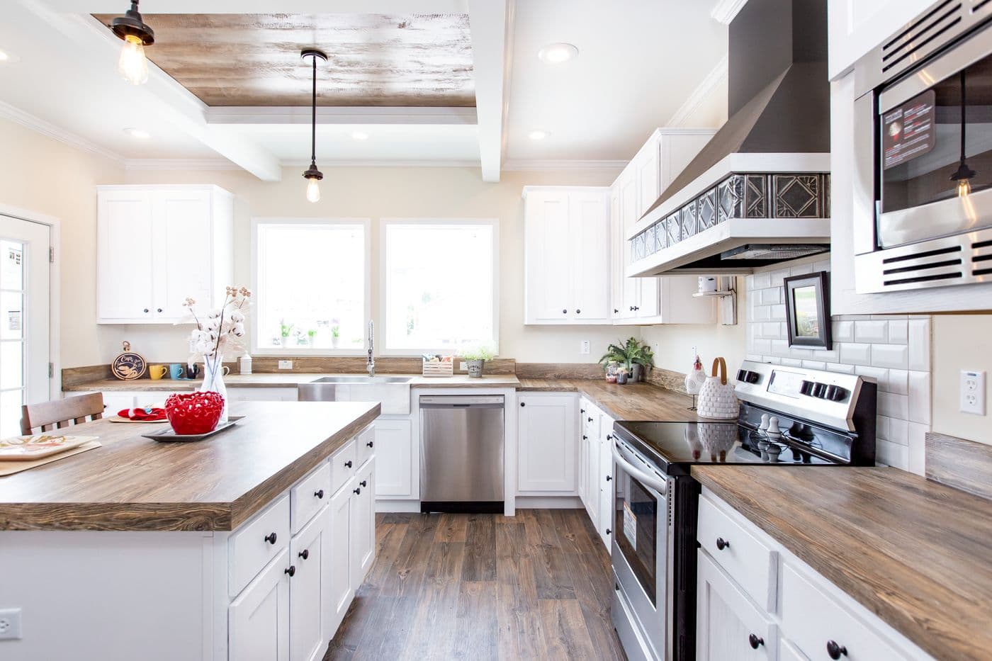 The SOUTHERN CHARM 4 BR Kitchen. This Manufactured Mobile Home features 4 bedrooms and 2 baths.