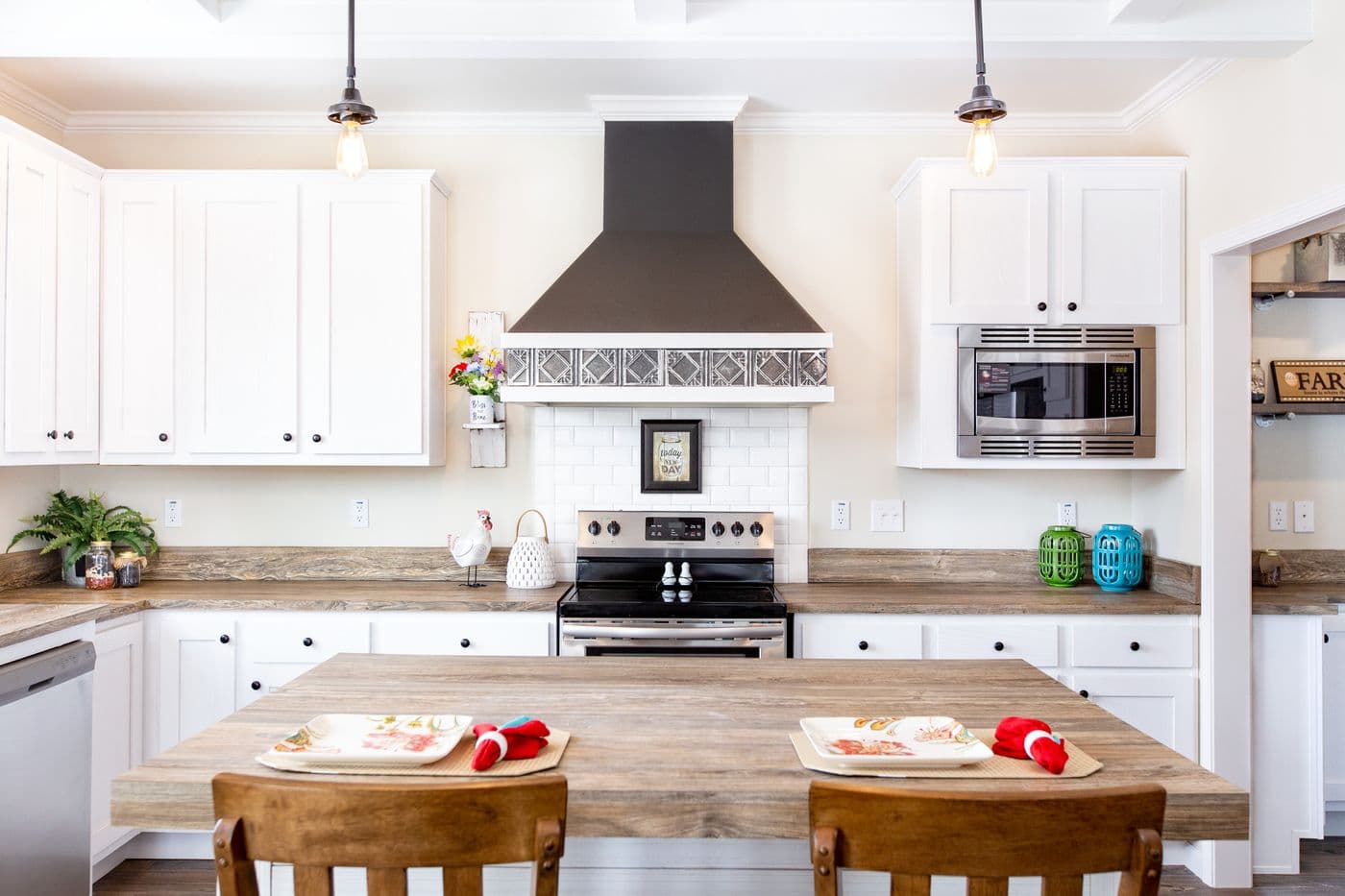 The SOUTHERN CHARM 4 BR Kitchen. This Manufactured Mobile Home features 4 bedrooms and 2 baths.