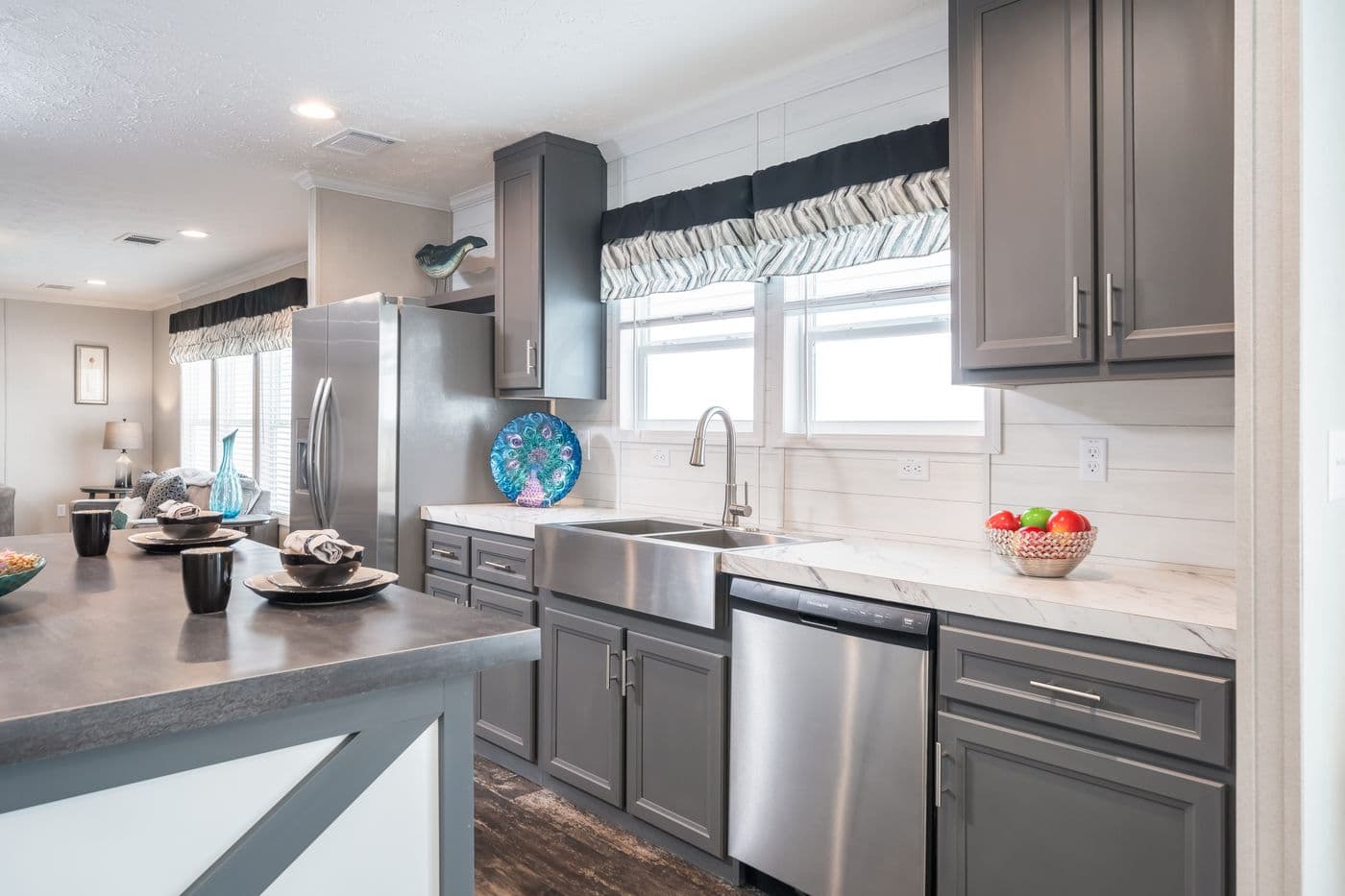 The ALL AMERICAN Kitchen. This Manufactured Mobile Home features 3 bedrooms and 2 baths.