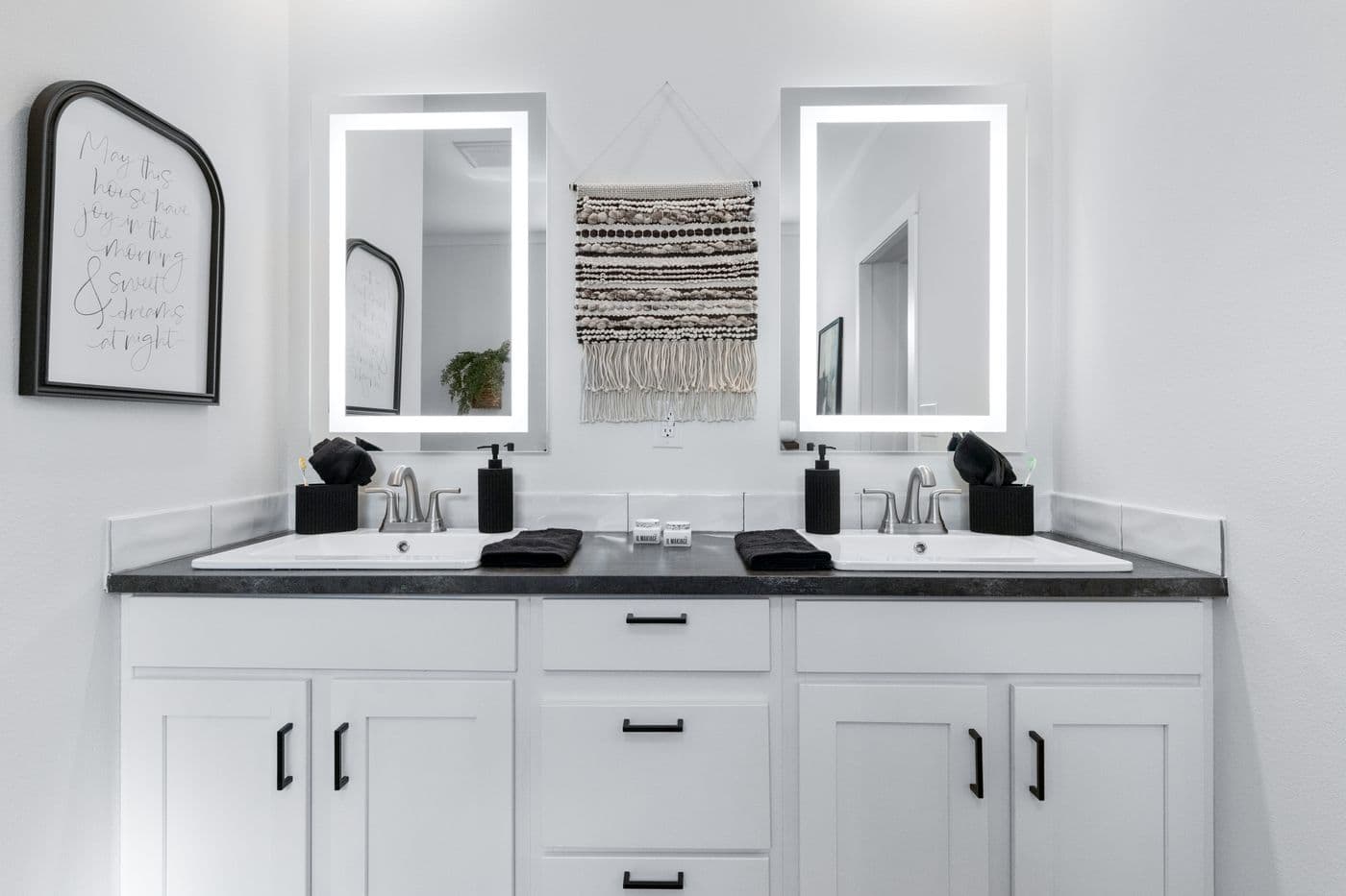The THE SEDONA 4 Primary Bathroom. This Manufactured Mobile Home features 4 bedrooms and 2 baths.